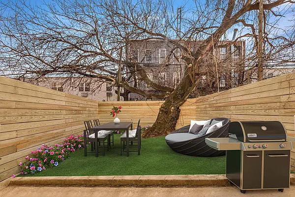 Rented by Avenues Real Estate | media 10