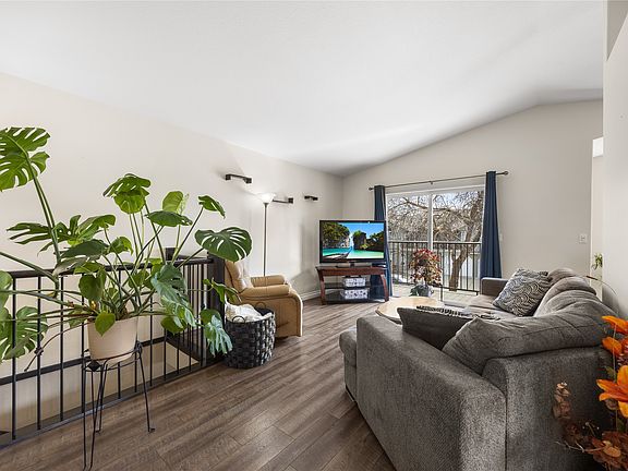 5th image of 440 Wigglesworth Cres