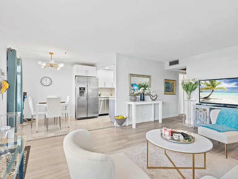 4064 Cornwall Dr #D — Photo 30