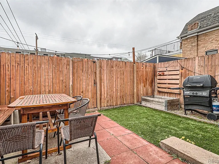 370 N Sherman St — Photo 12