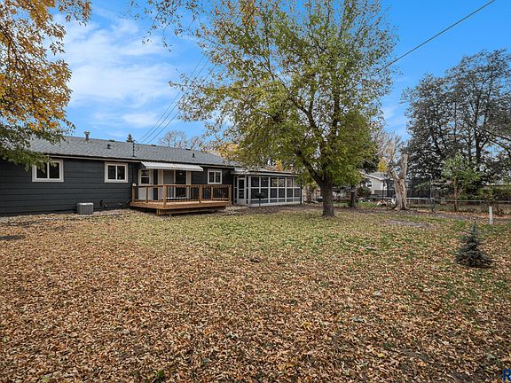 4th image of 3205 S Lincoln Ave