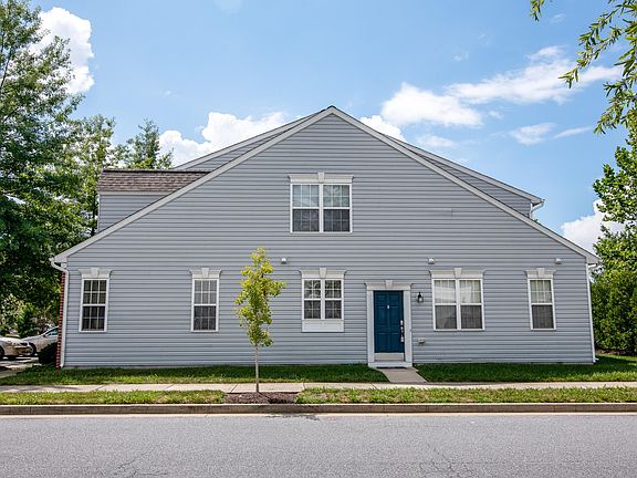 4th image of 301 Araminta Pl