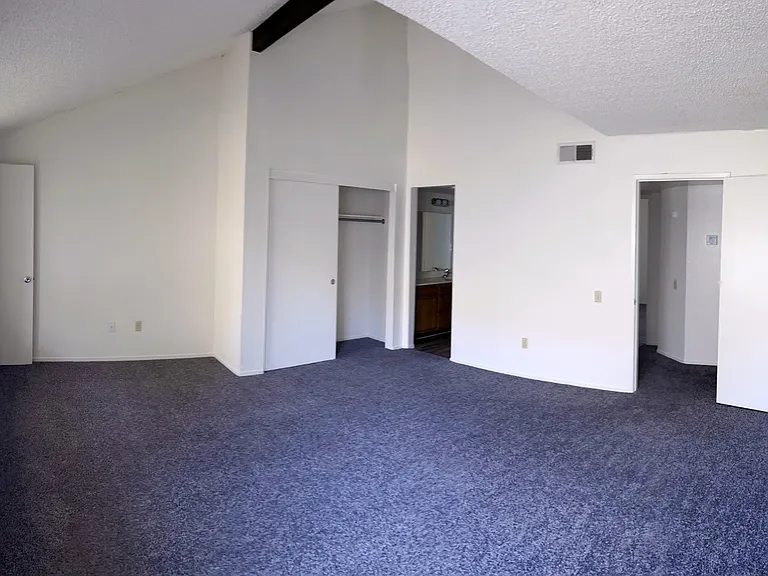 4301 California Ave #21 — Photo 11