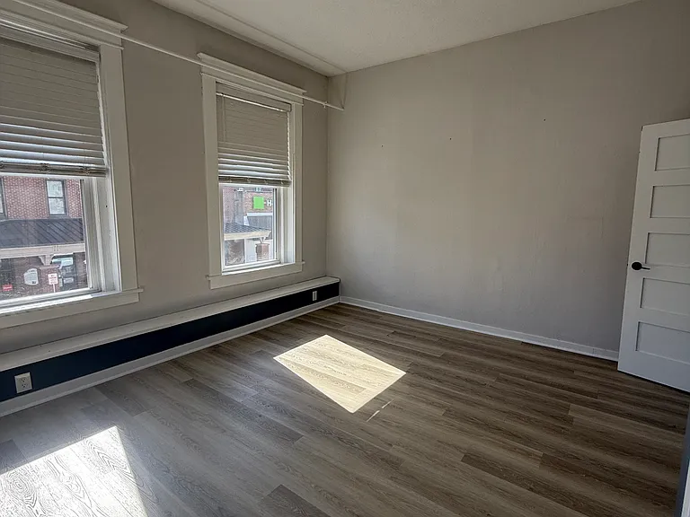 112 E Salem Ave #1 — Photo 4
