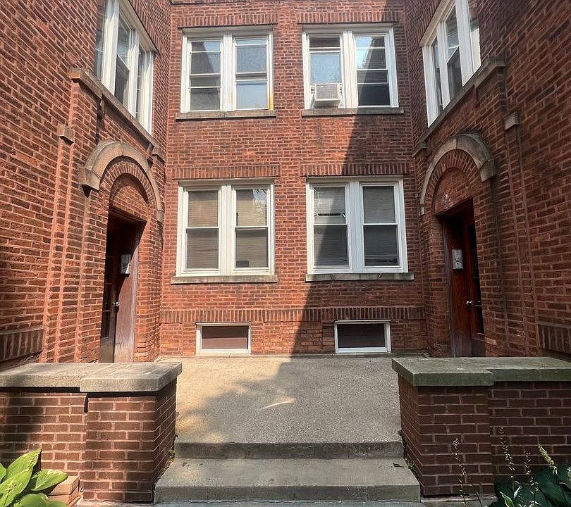 1st image of 4931 N Claremont Ave APT 2W