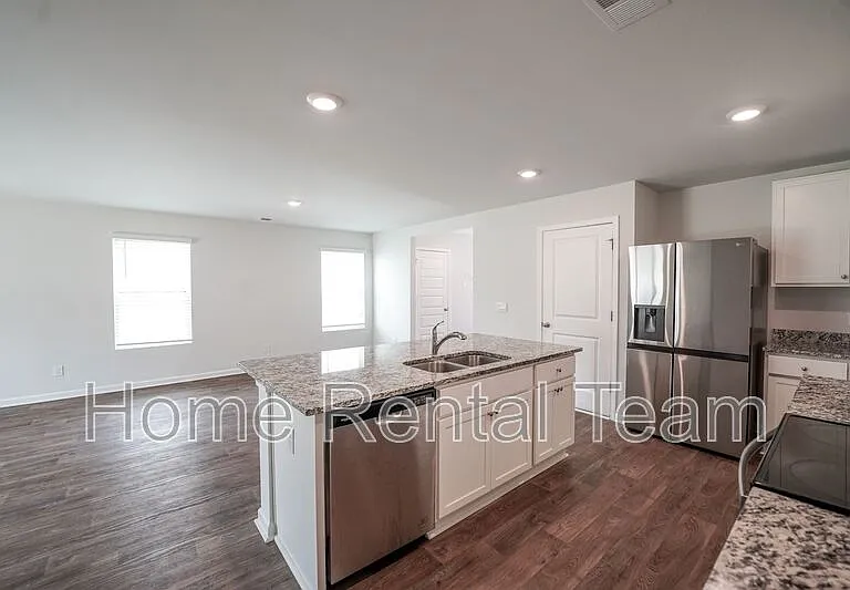 412 Coconut Dr — Photo 8