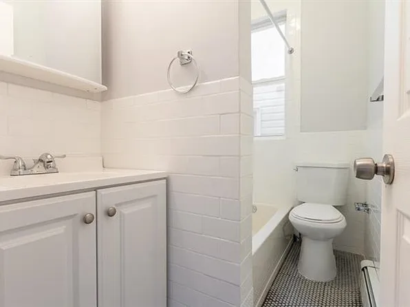 198 Myrtle Avenue image 22 of 24