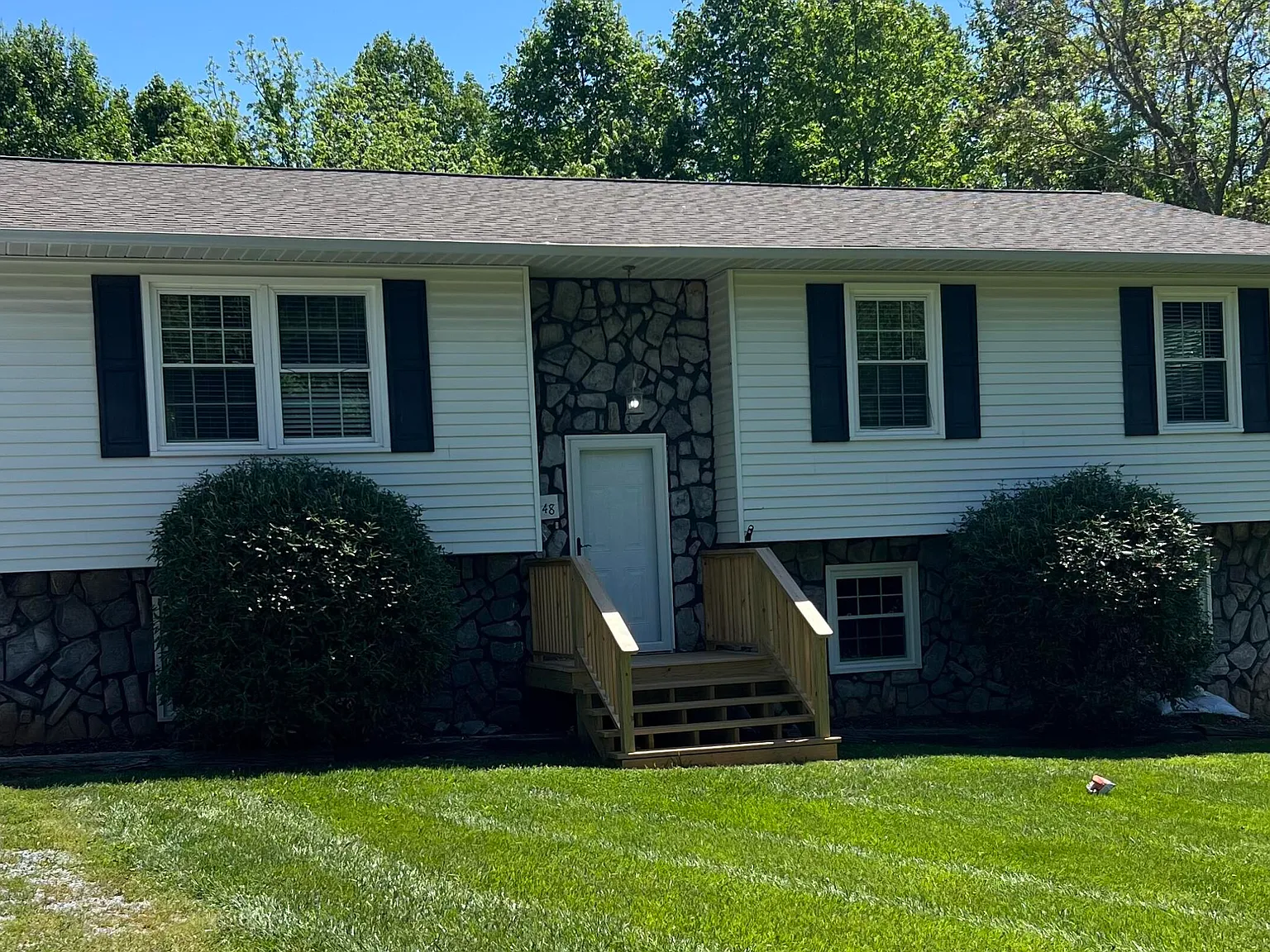 3 bed, 2140 sqft, $2,000 — Photo 1