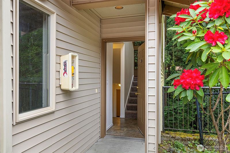 3rd image of 4719 NW Walgren Drive #106