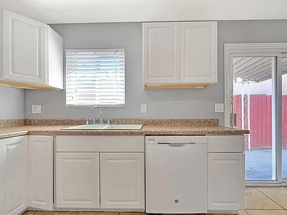 5th image of 950 Park Ln