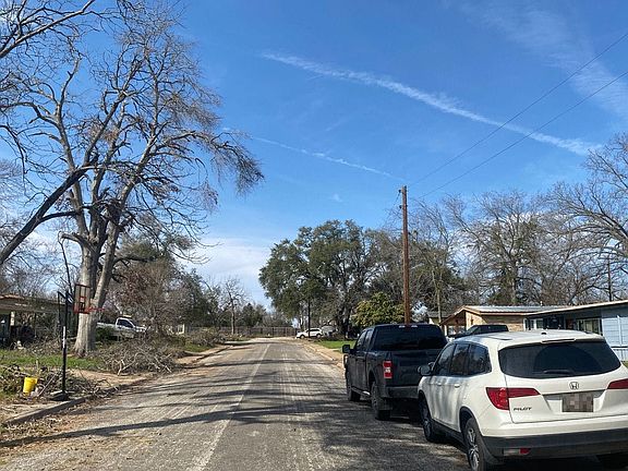 4th image of 713 Hogan Dr