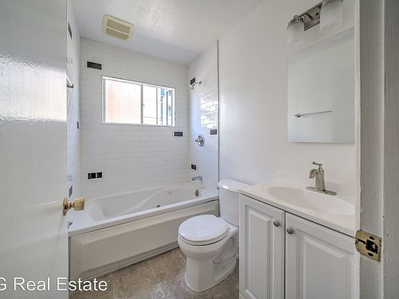 5th image of 220 E 15th St #9