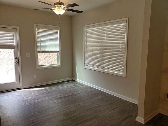 4th image of 3216 Baylor Cir