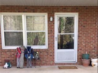 1101 Robin Hood Rd APT C, High Pt, NC 27262