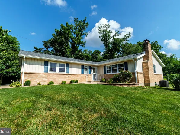 823 Grande Ln, Hockessin, DE 19707