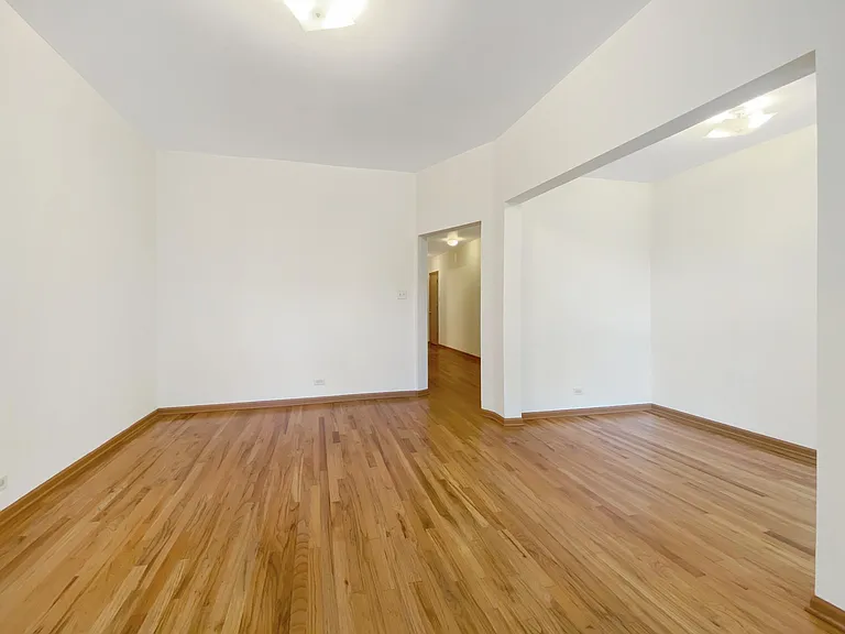 2930 W Shakespeare Ave — Photo 6