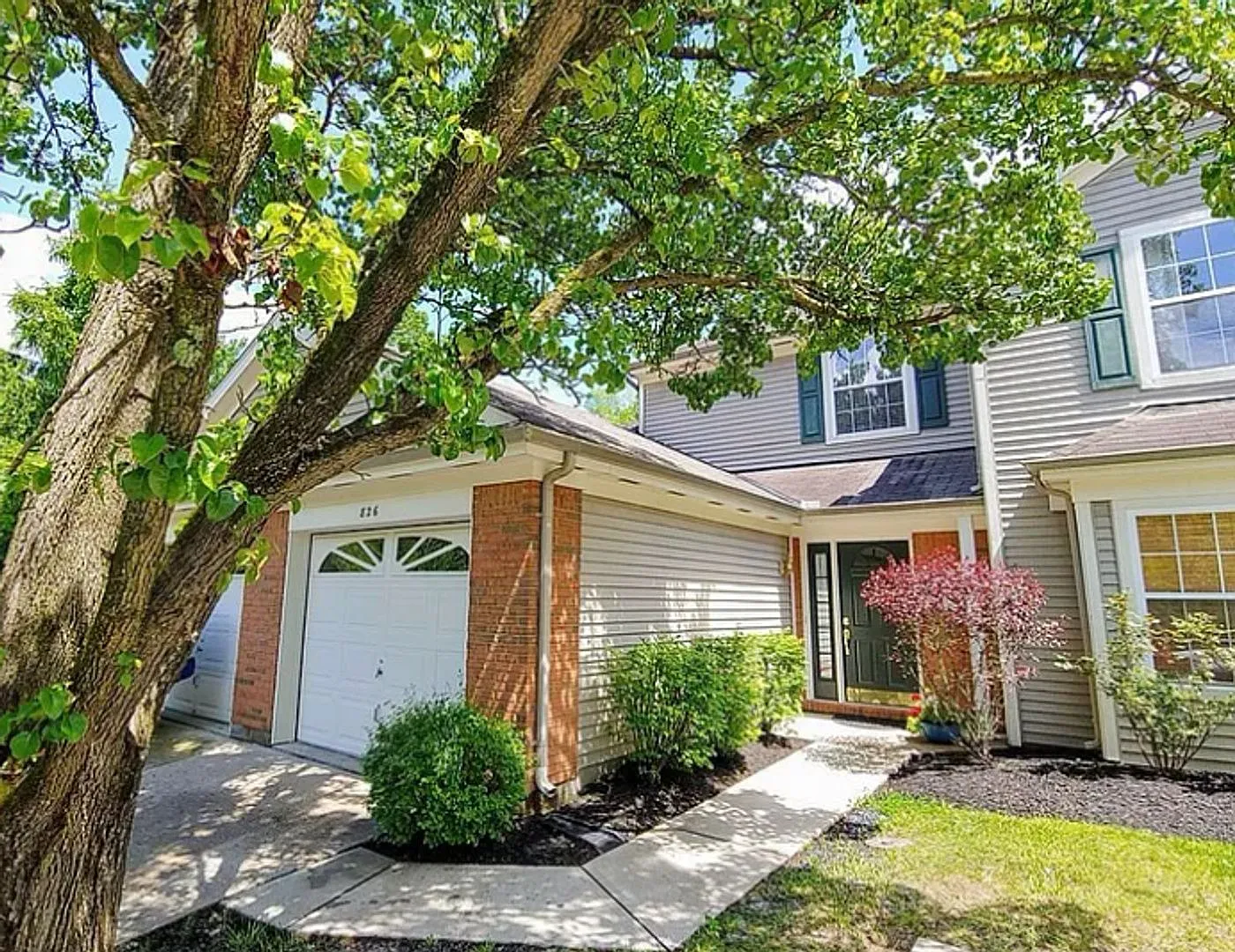 2 bed, 2.5 bath, 1800 sqft, $1,795 — Photo 1
