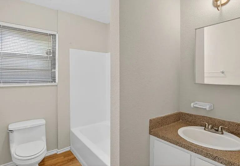 609 Trout St — Photo 23
