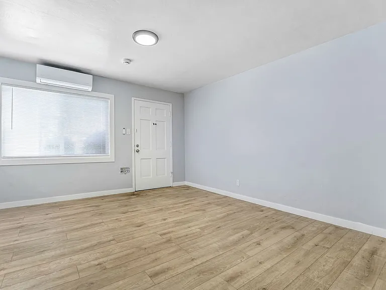 820 S Osage Ave — Photo 3