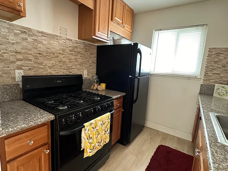 6201 Carlow Dr #4 — Photo 11