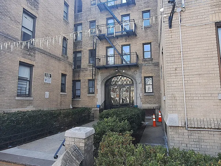 86-30 98th St #2H — Photo 1