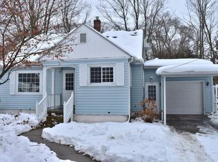 511 W Hile Rd, Norton Shores, MI 49441