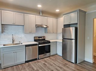 1003 S 40th St, Sacramento, CA 95819