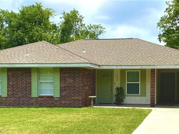 606 W 2nd St, Iowa, LA 70647