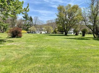 36 Meadow Dr, Mount Bethel, PA 18343