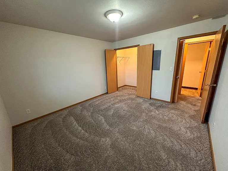 1401 N Dakota Ave — Photo 7