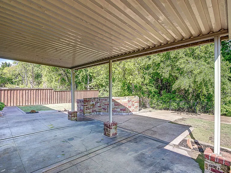 2504 Cypress Point Dr — Photo 3