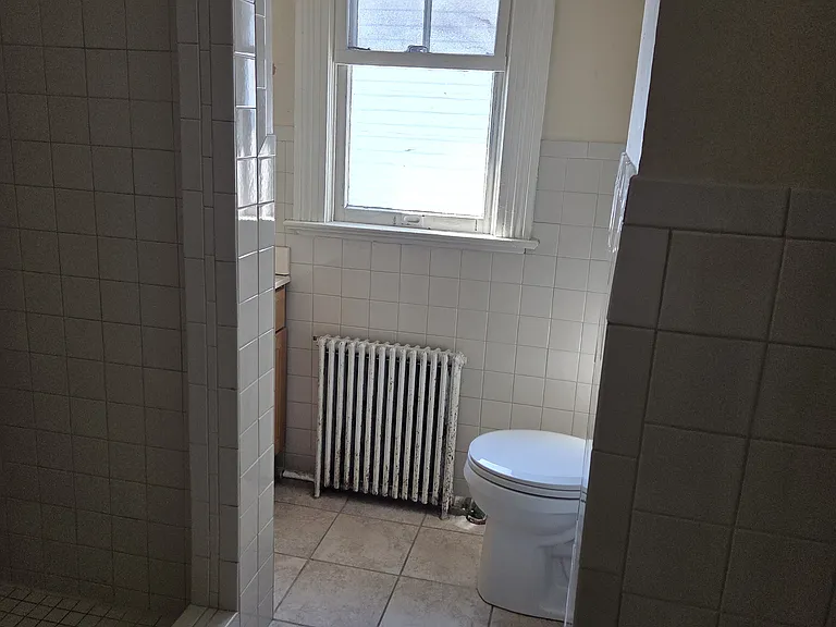 610 Prince Edward St — Photo 8
