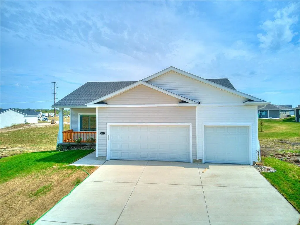 4 bed, 2202 sqft, $2,666 — Photo 1