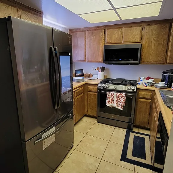 1113 W Cypress Ave — Photo 3