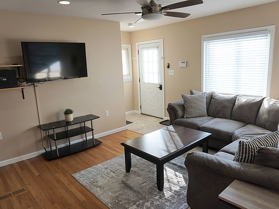 5th image of 26652 Osmun Ave