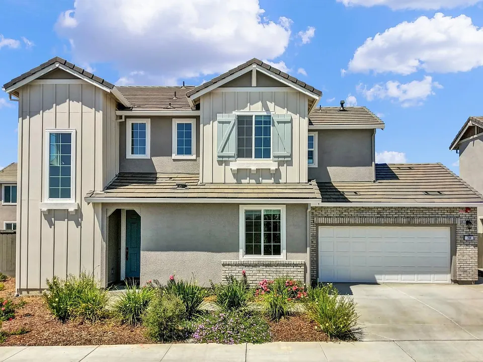 784 Carnation Dr