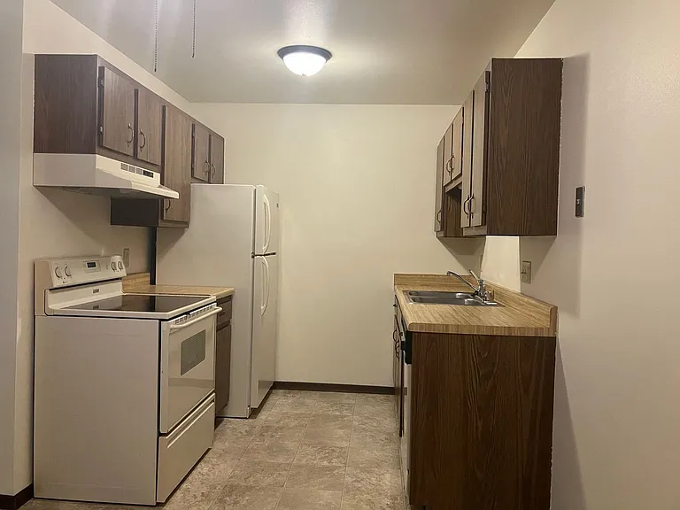 380 Mill Ave — Photo 5