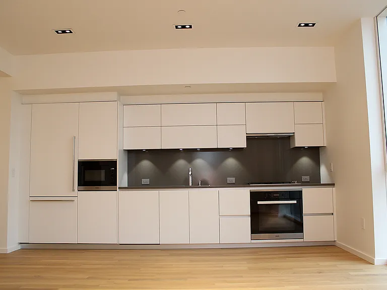 1075 NW Northrup St #408 — Photo 11