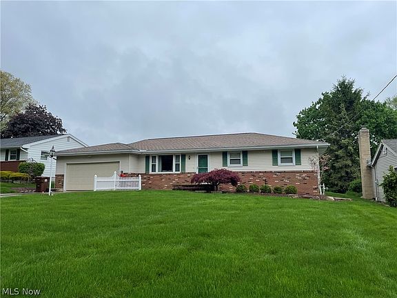 3rd image of 1530 Rose Hedge Dr