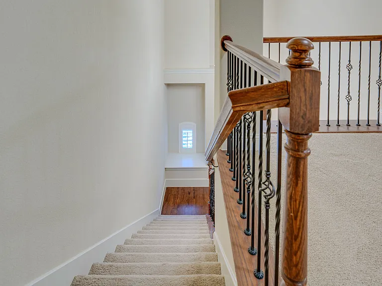 720 Northwood Dr — Photo 8