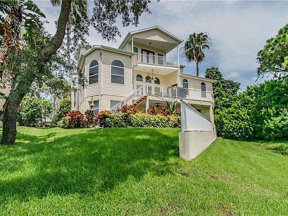 5th image of 374 Sanctuary Dr