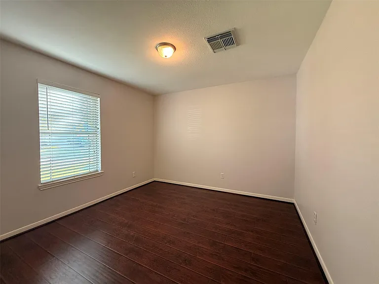 5935 Wildbriar Ln — Photo 17