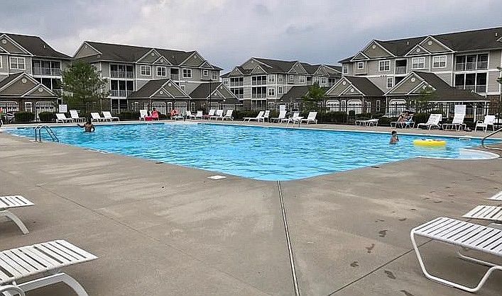 Hearthstone Manor - Pool