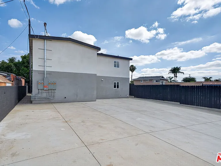 3436 Hunter St — Photo 23