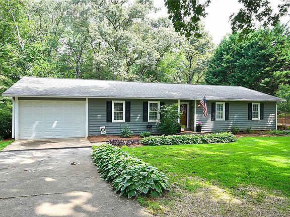 2nd image of 113 Slawson Dr