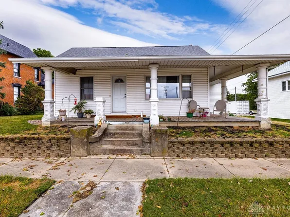 207 E Scott St, West Manchester, OH 45382