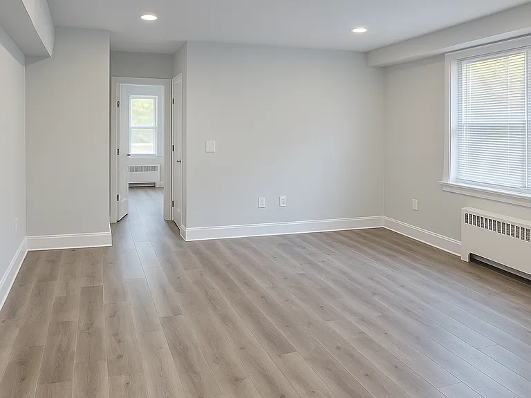 Riverside Estates Apartment Homes — Photo 4