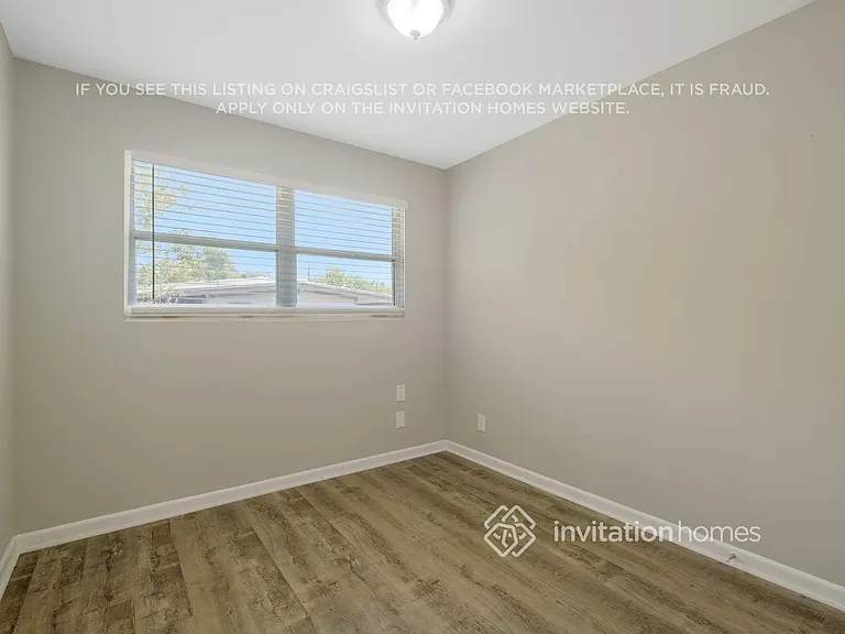 7917 Chateau Dr S — Photo 12