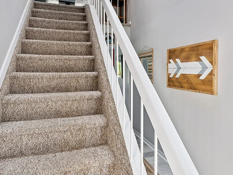 50 Hubbard Ln #5 — Photo 20