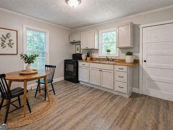 4th image of 2014 Maple Ave SW